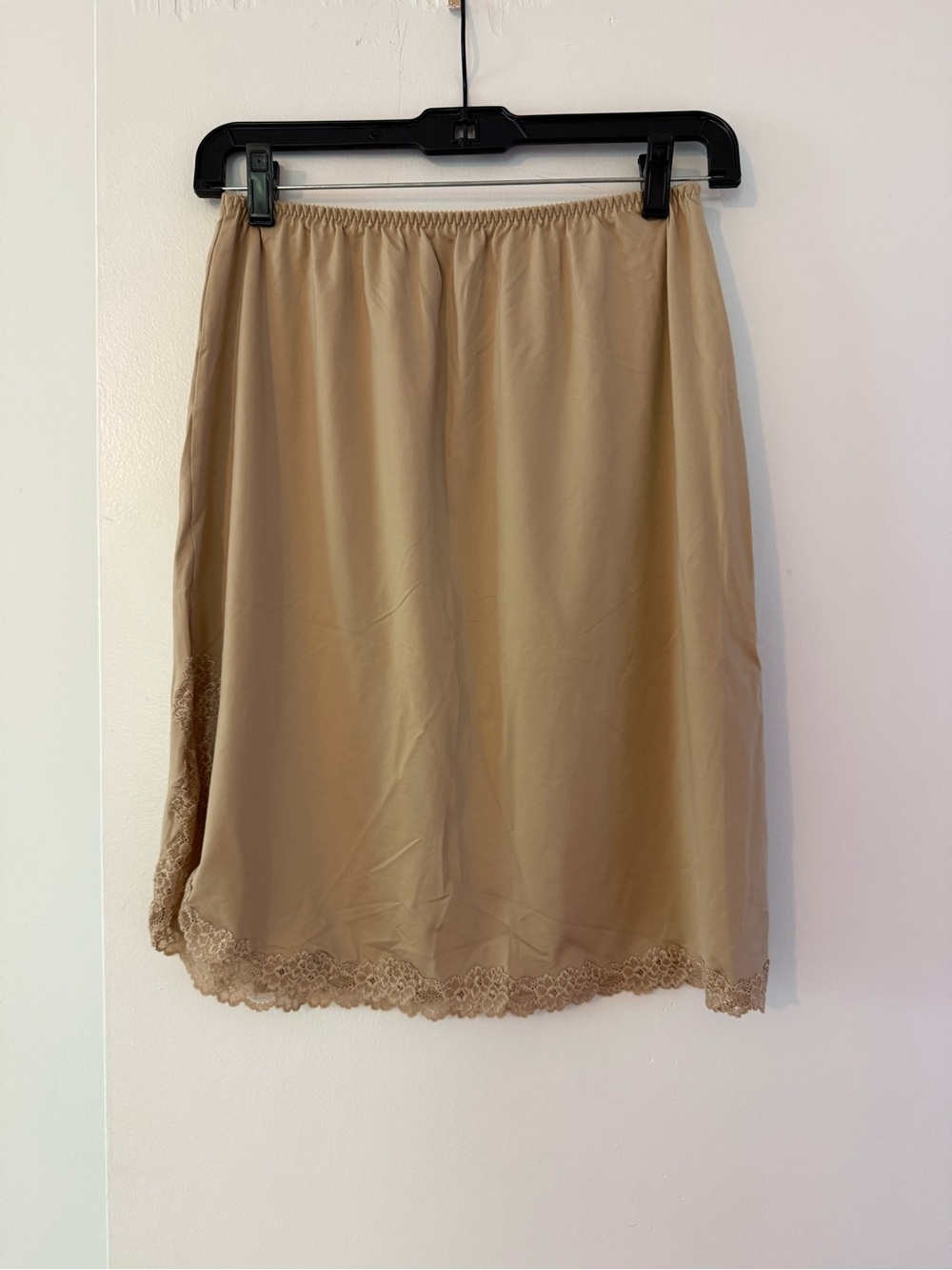 Jones New York Beige Midi Slip Skirt with Lace Hem